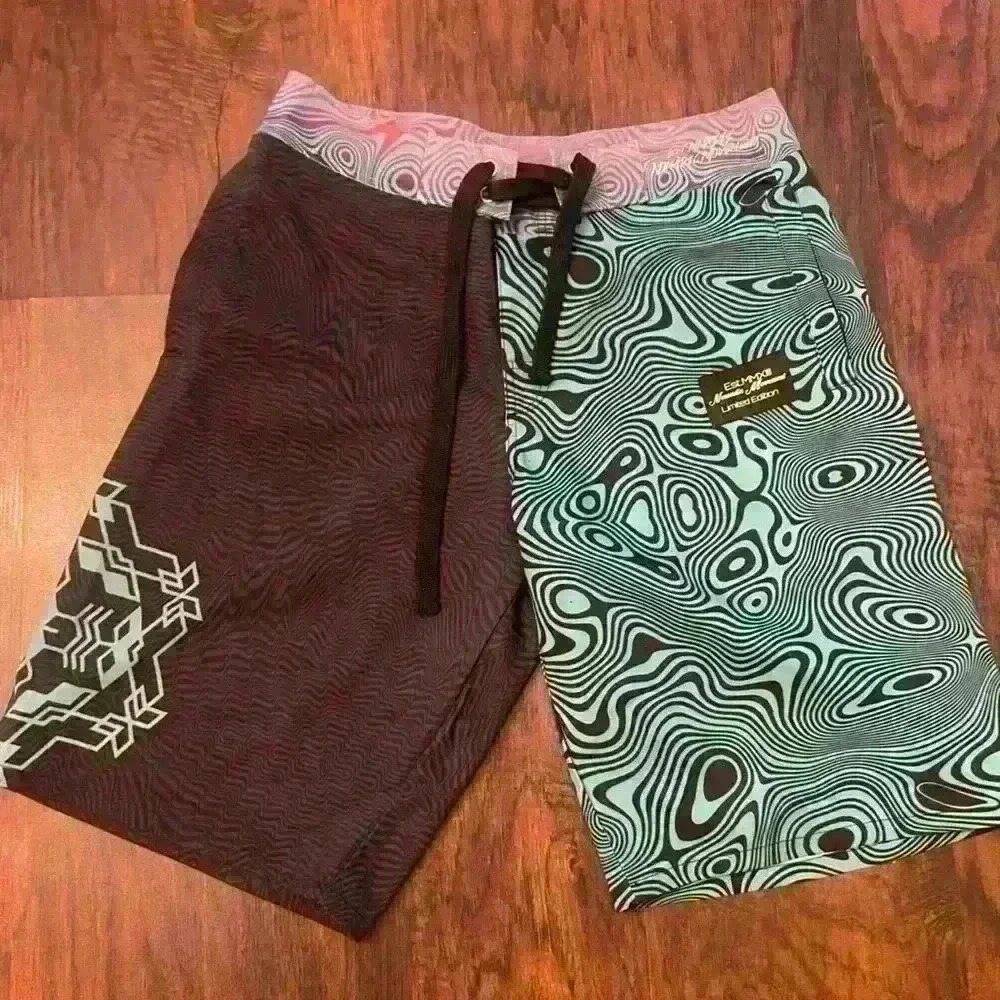 Nomadic Movement | Men’s Board Shorts | S